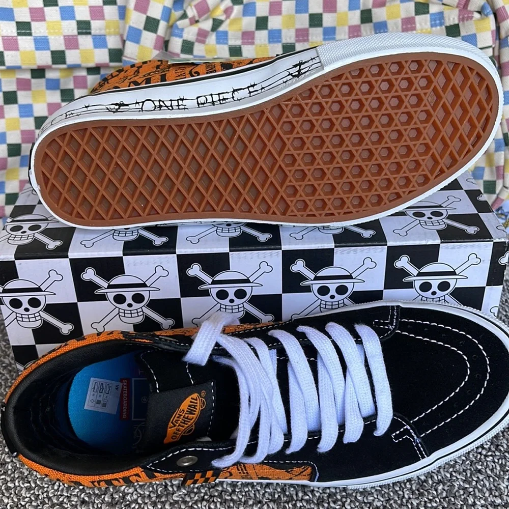 VANS X ONE PIECE COLLABORATION Men’s SKATE SK8-HI SHOE
One Piece Wanted Nami Ora - Picture 5 of 16
